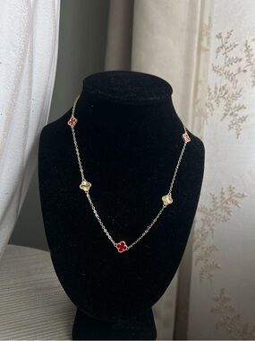 Alternating gold and red mini Gold clover Necklace